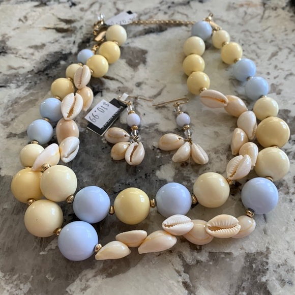 Banana Republic Jewelry - NWT Banana Republic gold tone yellow blue shell beaded Necklace & Earring set